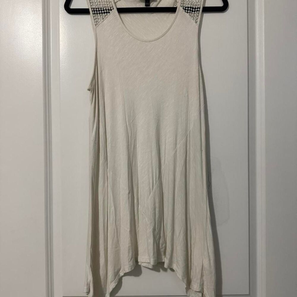 Apt-9 Women's White and Cream Vest